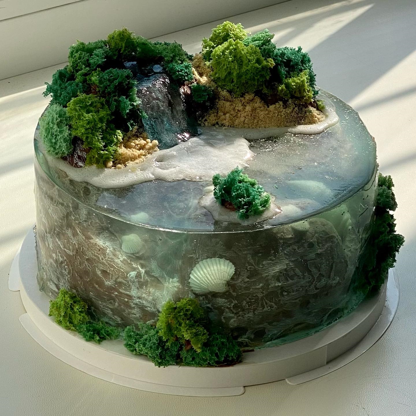Торт Остров с водопадом и ракушками